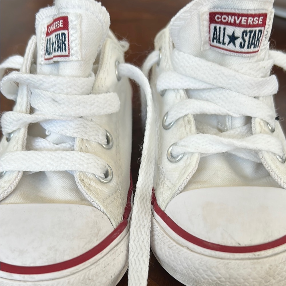 Converse White Canvas Sneakers Low-Top Iconic Design